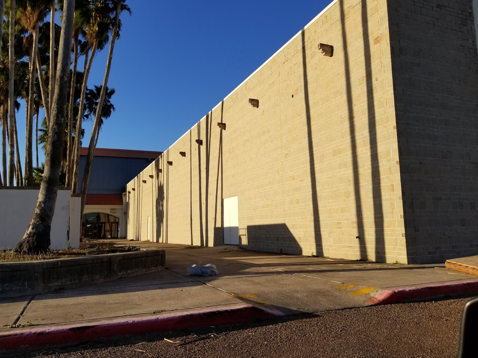 The Louisiana and Texas Retail Blogspot Amigoland Mall Brownsville