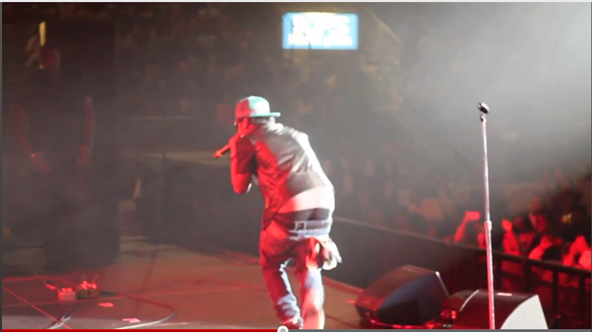 Male Celebrity Saggers (welcome to my eyes): R&B Singer Lloyd