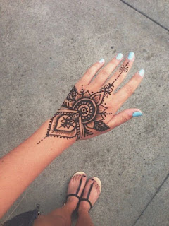 Simple mehendi design front hand Collection Simple mehendi design front hand Collection