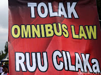 Pasal - Pasal Apa Saja yang Berpotensi Merugikan Pekerja di RUU Omnibus Law?