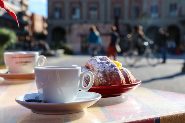 Breakfast in the town of Pisa