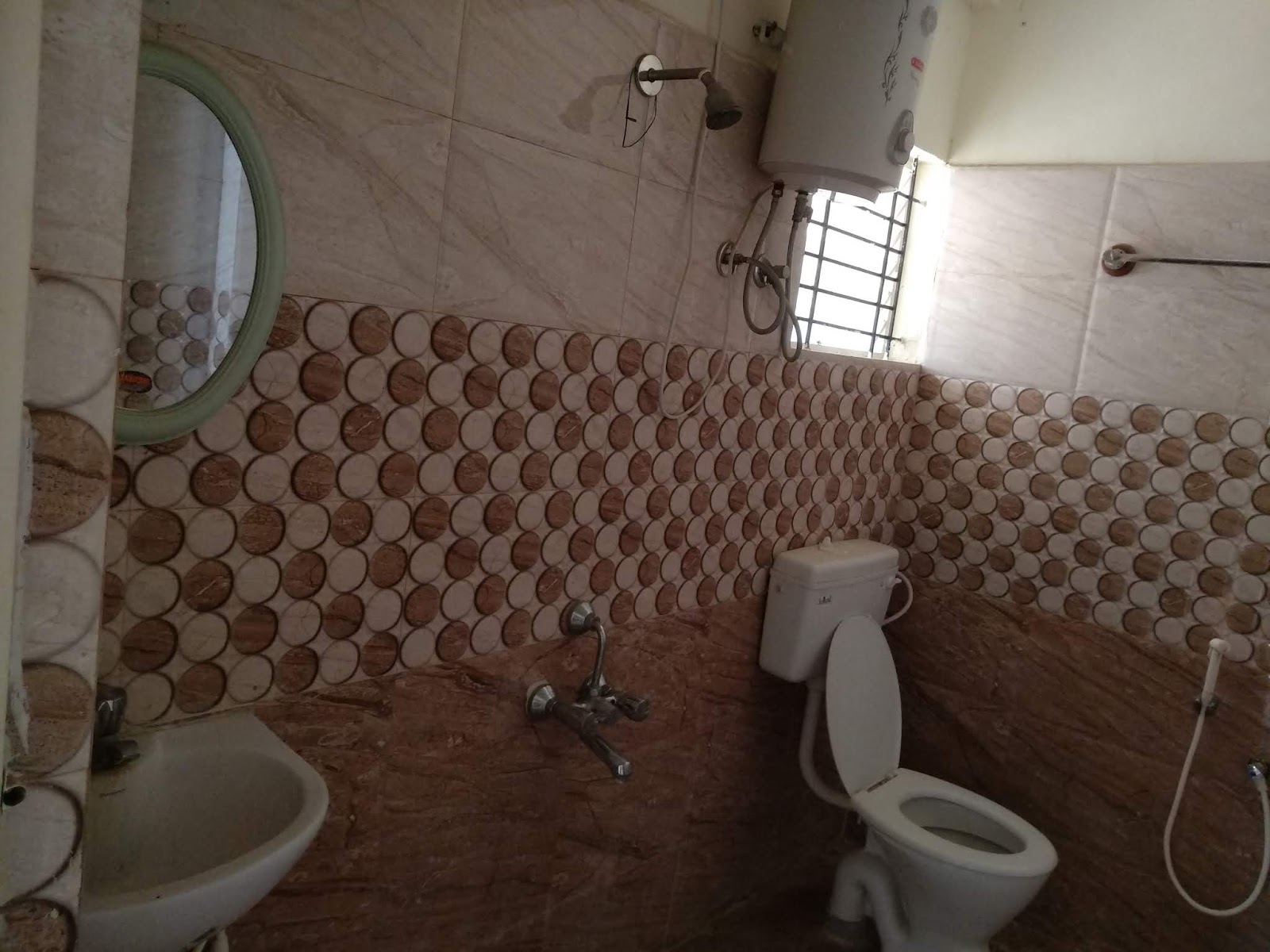 PURVI PRIDE WHITEFIELD IMMADIHALLI BUS STOP (1.5 Kms from white