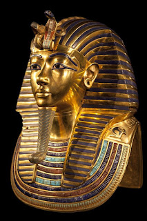 Tutanchamonova zlatá maska/publikováno z http://www.gazetagazeta.com/2014/07/historia-faraona-filmowana-w-kanadzie/
