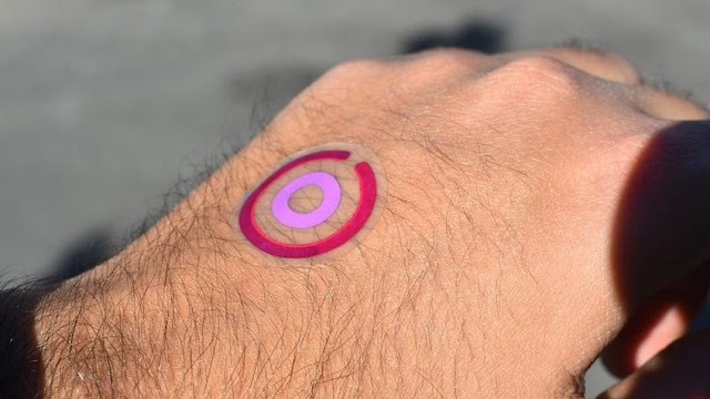 Crearon tatuajes que protegen la piel de la sobreexposición solar