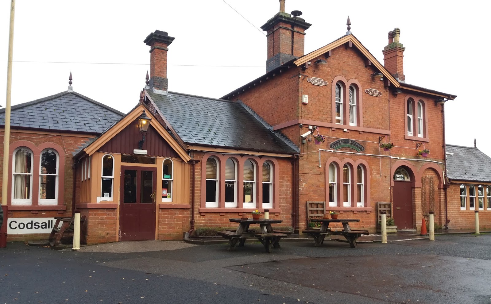 Paul's Beer & Travel Blog Shifnal shines through despite the rain!