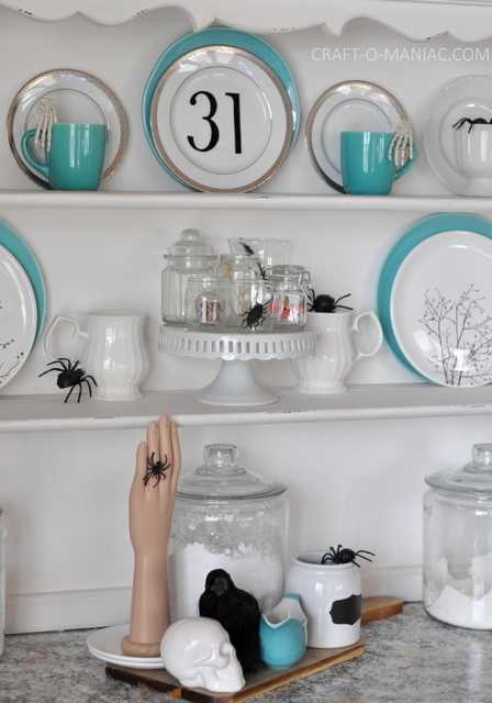 Halloween hutch decor