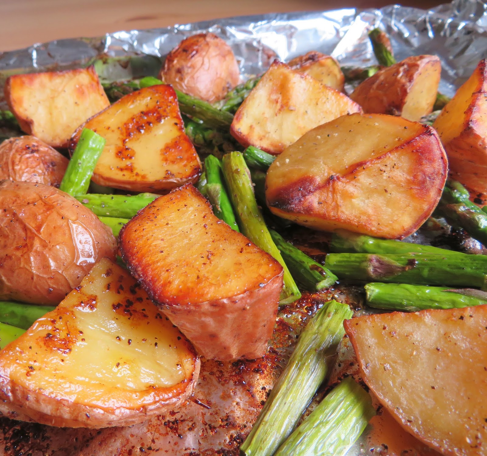 Balsamic Roasted New Potatoes & Asparagus