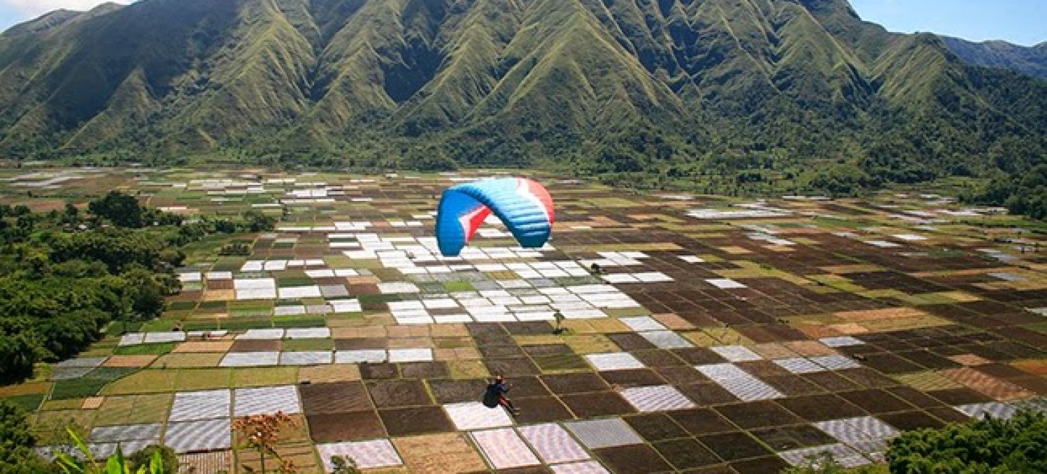 Wisata Paralayang Batu Malang yang Hits - Cakrawala Tour ...