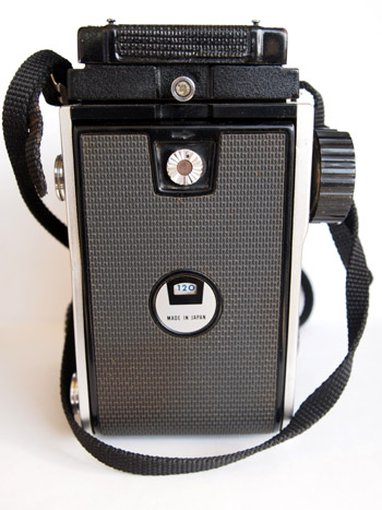 MaSA YaNG HilaNG: MAMIYA C220(sold)