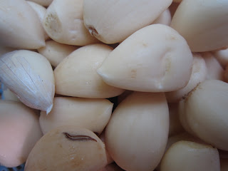 Bawang putih dengan khasiat, vitamin dan kegunaannya