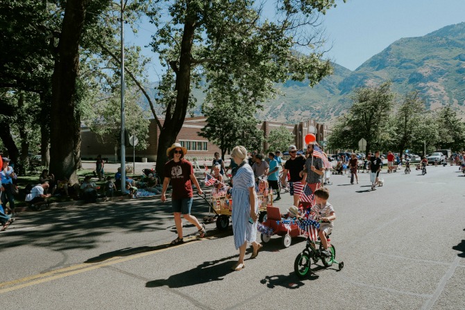 Our 4th of July Holiday: 2 Parades, 1 Annual Block Party, and lots of food by lifestyle blogger Michelle of Mumsy