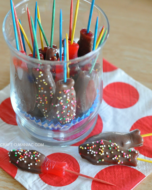 chocolate dipped sweedish fish www.craft-o-maniac.com chocolate dipped sweedish fish www.craft-o-maniac.com