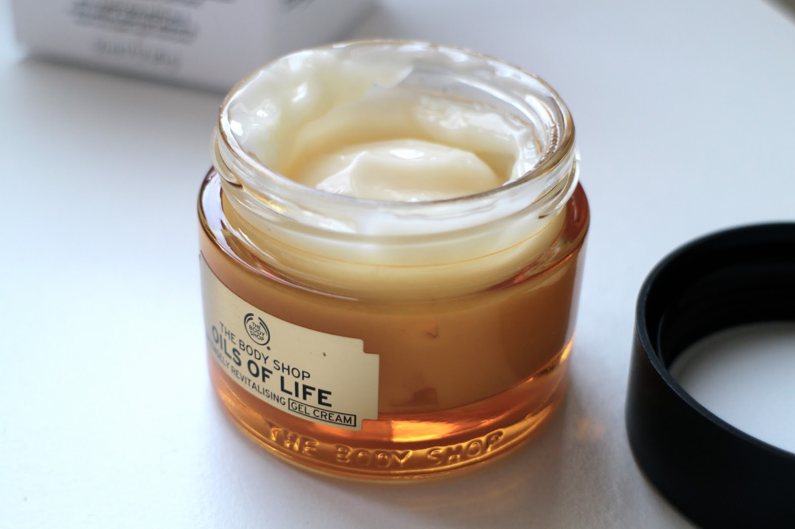 oils of life moisturiser