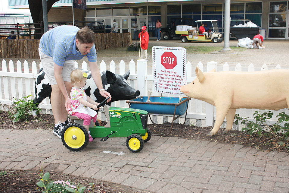 The Hill Family State Fair Petting Zoo and Little Hands on the Farm