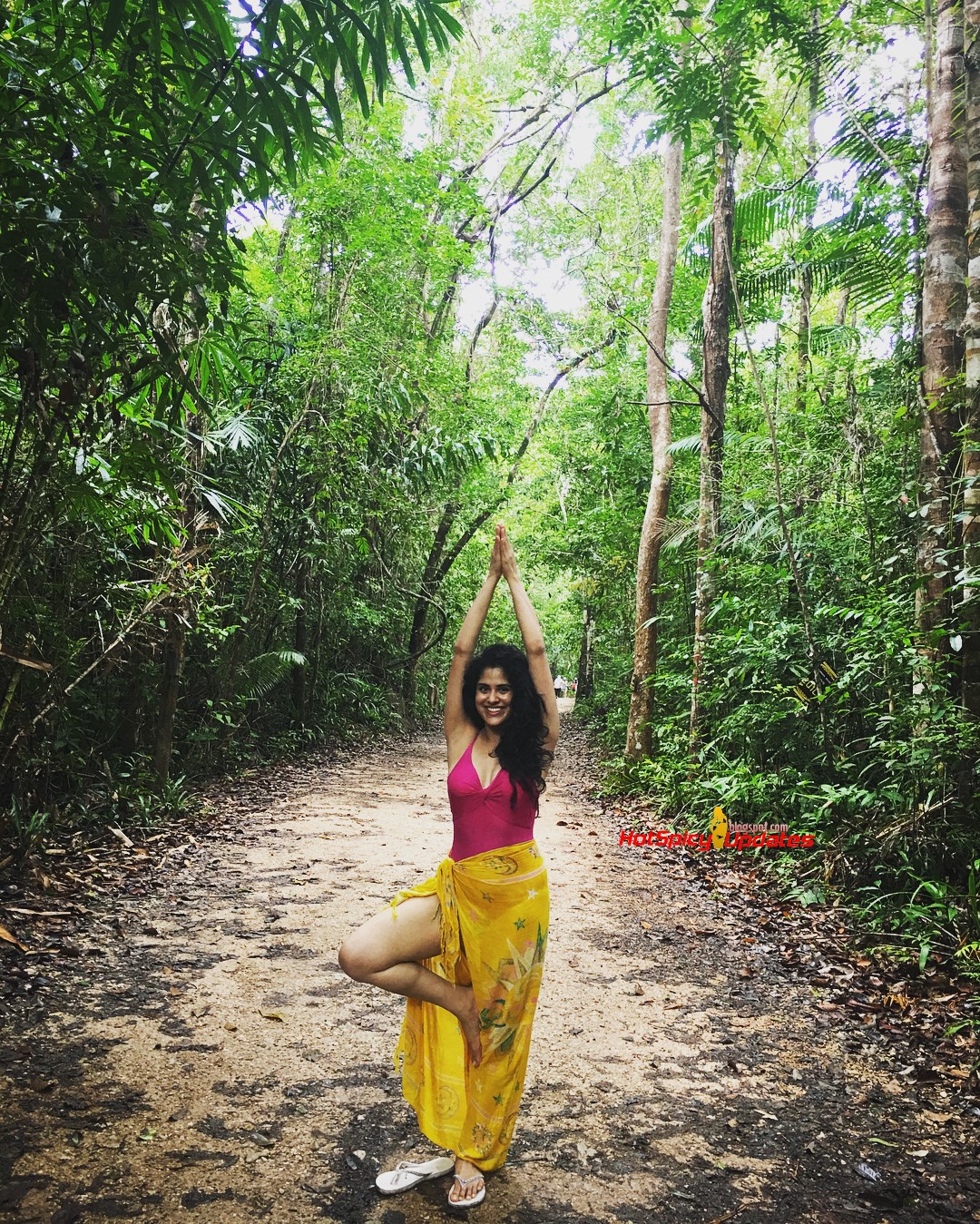Neha Iyer Cute and Stylish Instagram Photos | Latest High Quality