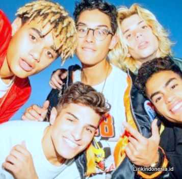 Lirik 10,000 Hours dari Prettymuch