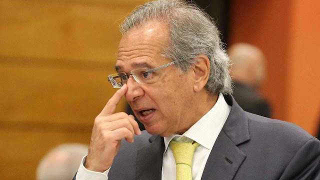 Não haverá concursos públicos por um tempo, diz Guedes