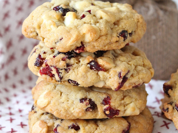 Craisin Cookies <img src="https://pic.sopili.net/pub/emoji/twitter/2/72x72/1f385.png" width=20 height=20>