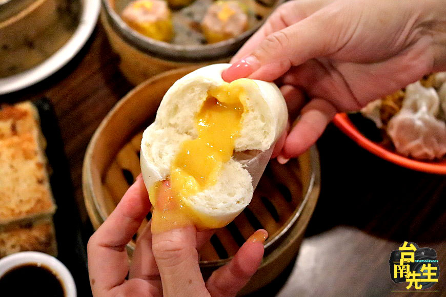 台南平價港式料理/傳承香港師傅手藝/嚴選食材手工自製/價格親民物超所值/午餐晚餐宵夜都吃得到/各式港點禮盒