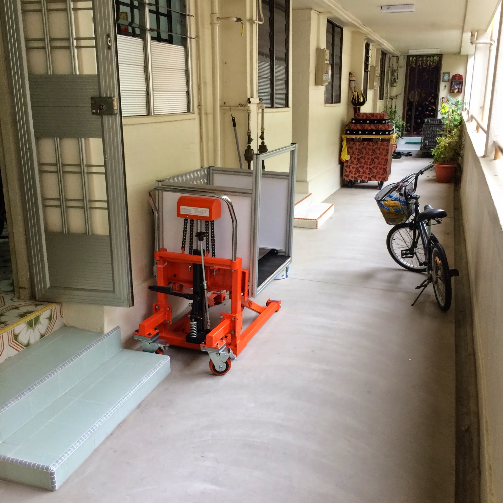 WHEELCHAIR RAMPS AND WHEELCHAIR PLATFORM LIFTER Delcon Technology (S