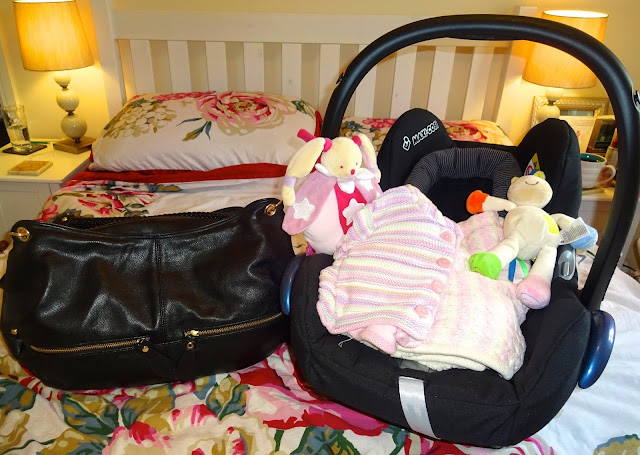 What to pack in baby's hospital bag