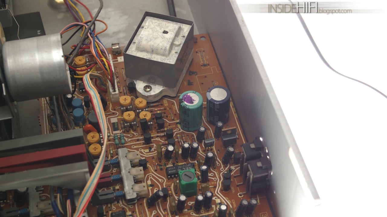 Inside Hi-Fi: Hitachi D-W440