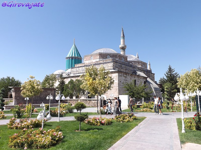 Konya dervisci rotanti Mevlana