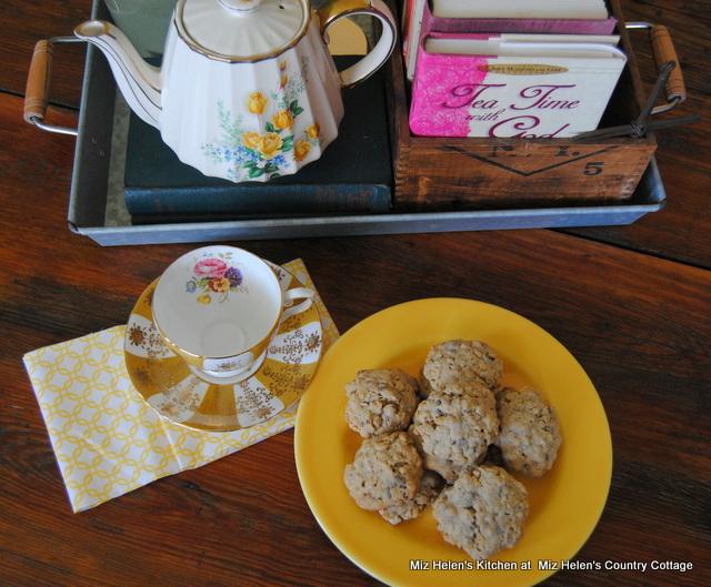 Oatmeal Toffee Crispy Cookies
