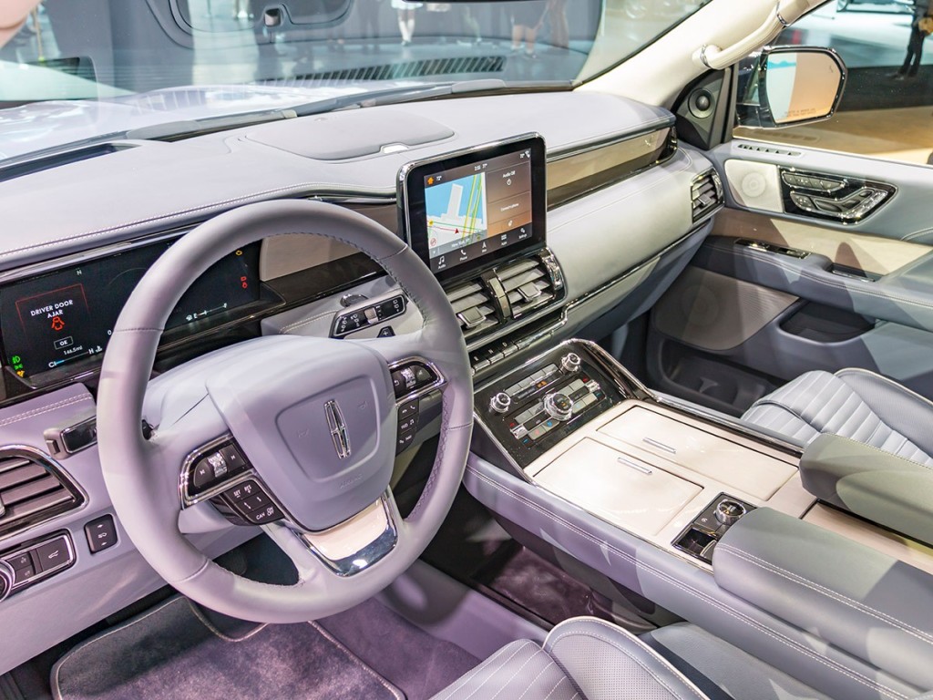 Lincoln Navigator 2018 салон