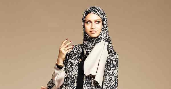 The Dolce And Gabbana Abaya Collection Won T Ease Shopping While Muslim