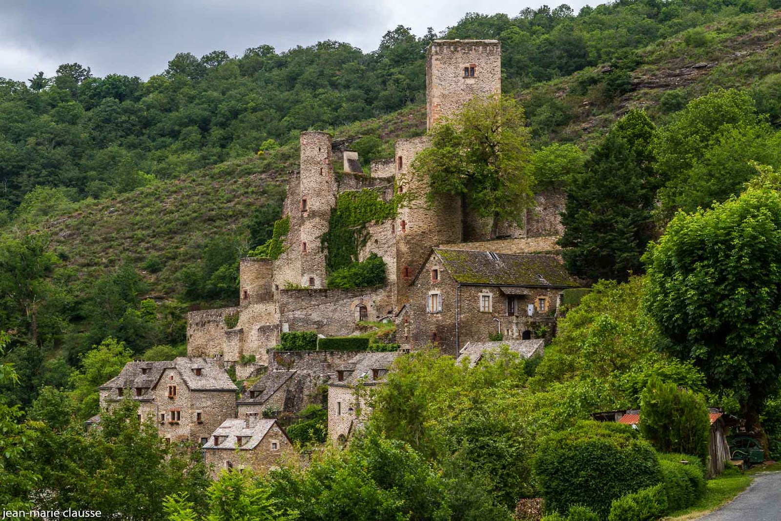 Découvrir la France en photos: 9 - BELCASTEL. (Aveyron - 12)