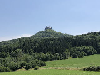 天空の城、ホーエンツォレルン城が見れる絶景スポット〜Zeller Horn/ツェラー・ホルン〜