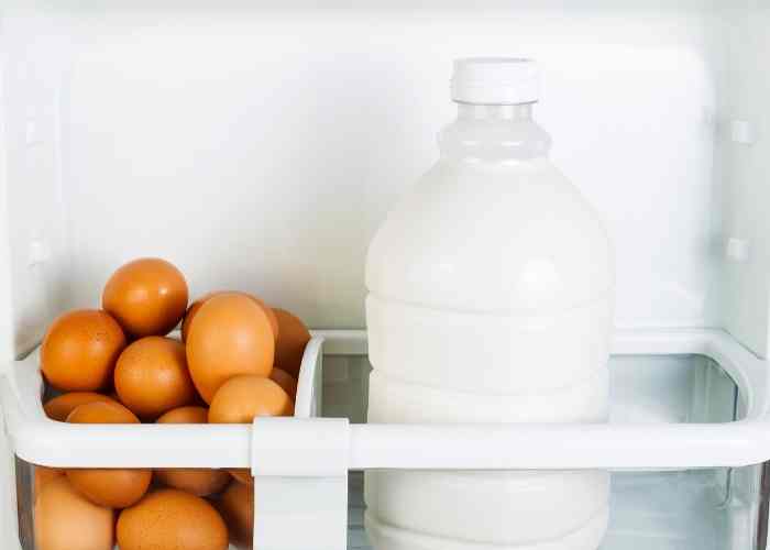 How to Clean a Dirty Fridge With These Hacks and Tips Koti Beth
