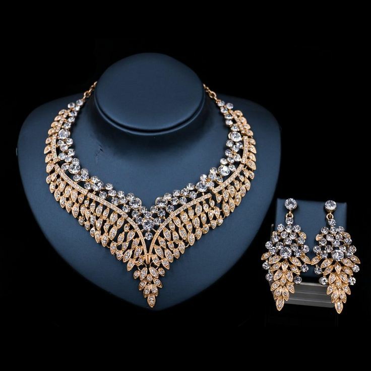 Crystal necklace sets