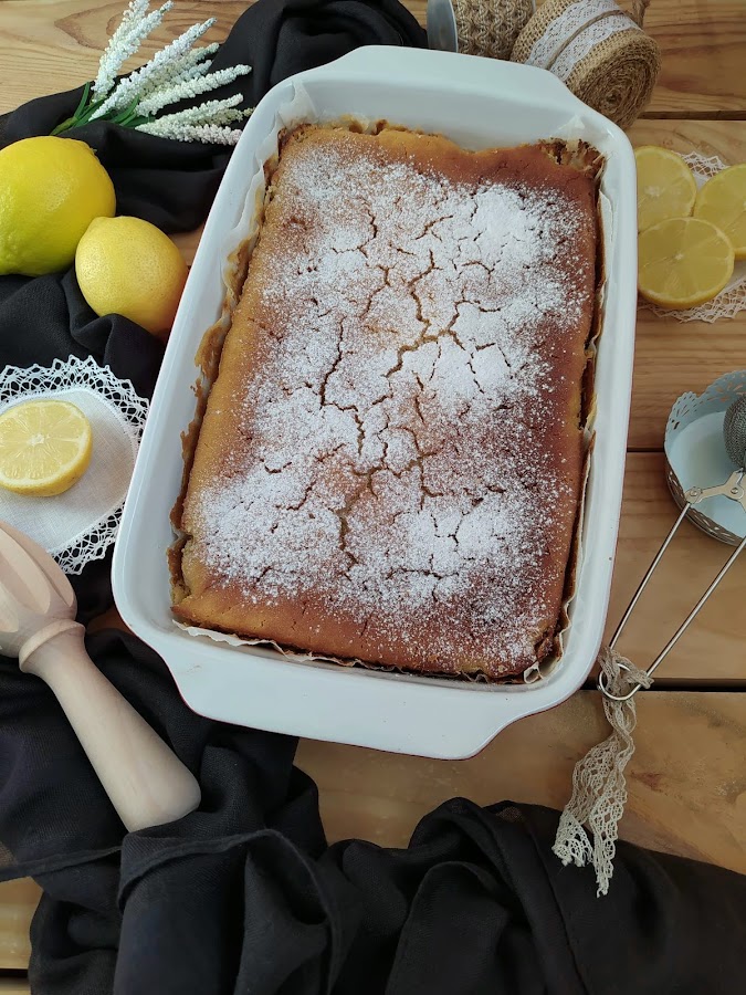 Tarta cremosa de limón. Cake jugoso, bizcocho, postre, pudin flan, lemon pie. Recetas fáciles, sencillas, de fiesta, con horno Cuca