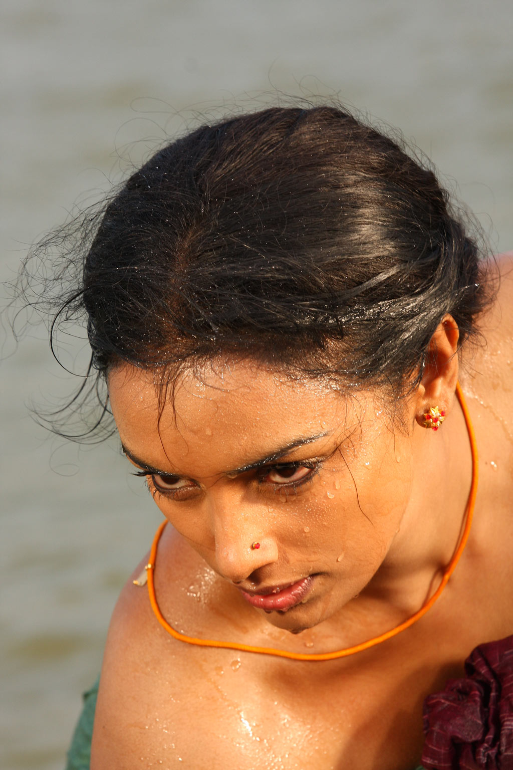 http://1.bp.blogspot.com/-QYqmNrRWGcQ/TgW8lX-hIzI/AAAAAAAAAtM/cmpuPrpwBaI/s1600/Actress-Swetha-Menon-hot-pics-from-Thaaram-Tamil-Movie-0cfmj15.jpg