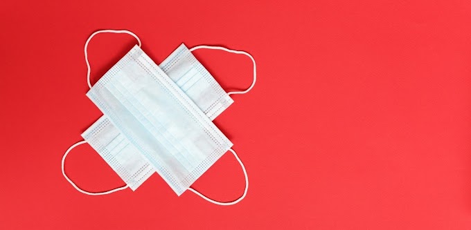  Έκανε τη μάσκα εσώρουχο και κυκλοφόρησε στο κέντρο της πόλης