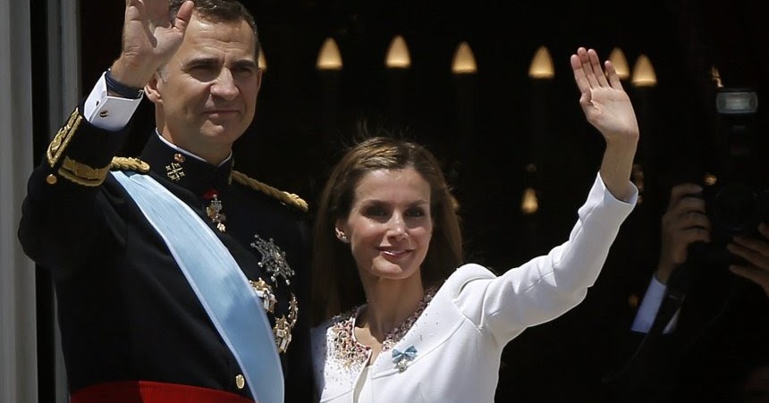 Luis figo linked to spanish royal family: his daughter is dating a King Felipe and Queen Letizia postponed their England visit