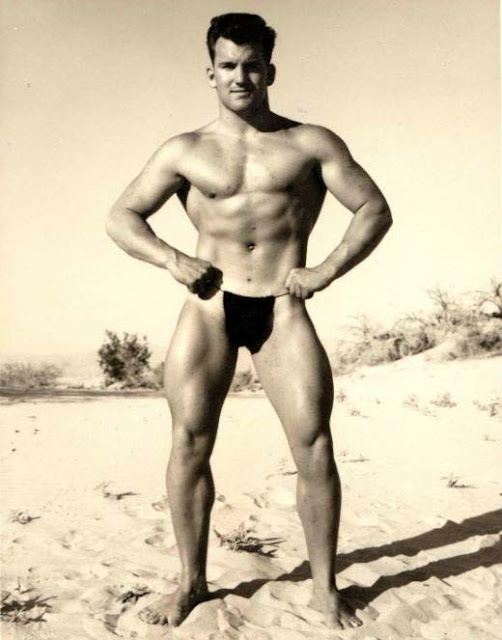 Hot Vintage Men: Beefcake on the Beach, from Homohistory.com.