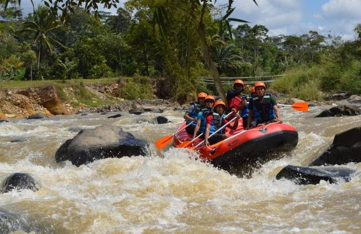 Arung Jeram Way Besai | Wisata Petualangan Uji Adrenalin/ Way Besai