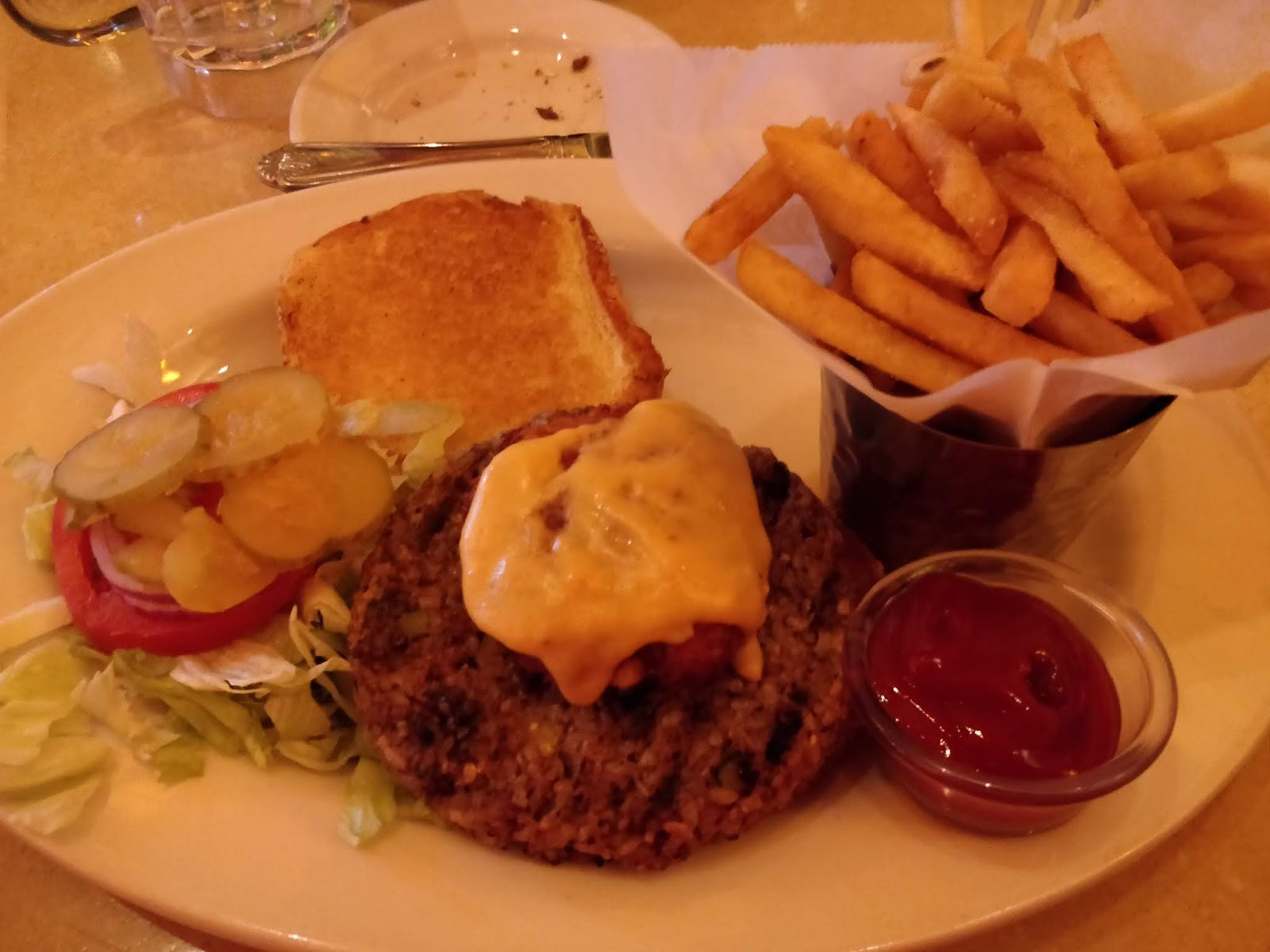 Review The Cheesecake Factory in Yorkdale Shopping Centre