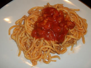 ... chitarra con impasto di salsiccia piccante e porcini ... 