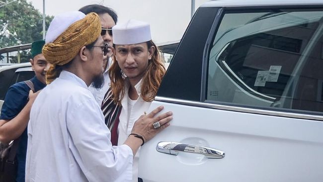 Bahar Smith Dipindahkan Lagi ke Gunung Sindur Bahar Smith Dipindahkan Lagi ke Gunung Sindur
