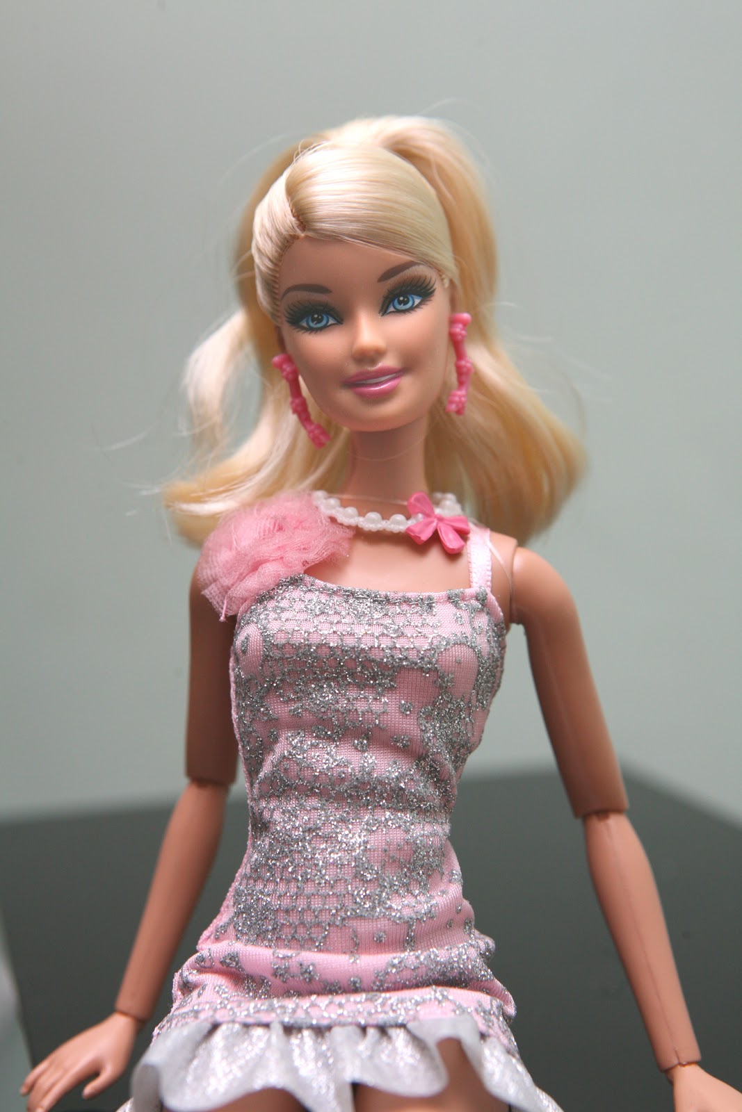Barbie: Barbie normal but very beautiful