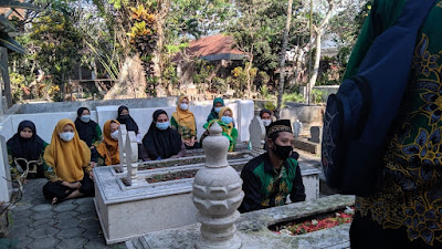 PAC IPNU IPPNU Pogalan Lakukan Napak Tilas Dan Tahun Baru Islam PAC IPNU IPPNU Pogalan Lakukan Napak Tilas Dan Tahun Baru Islam