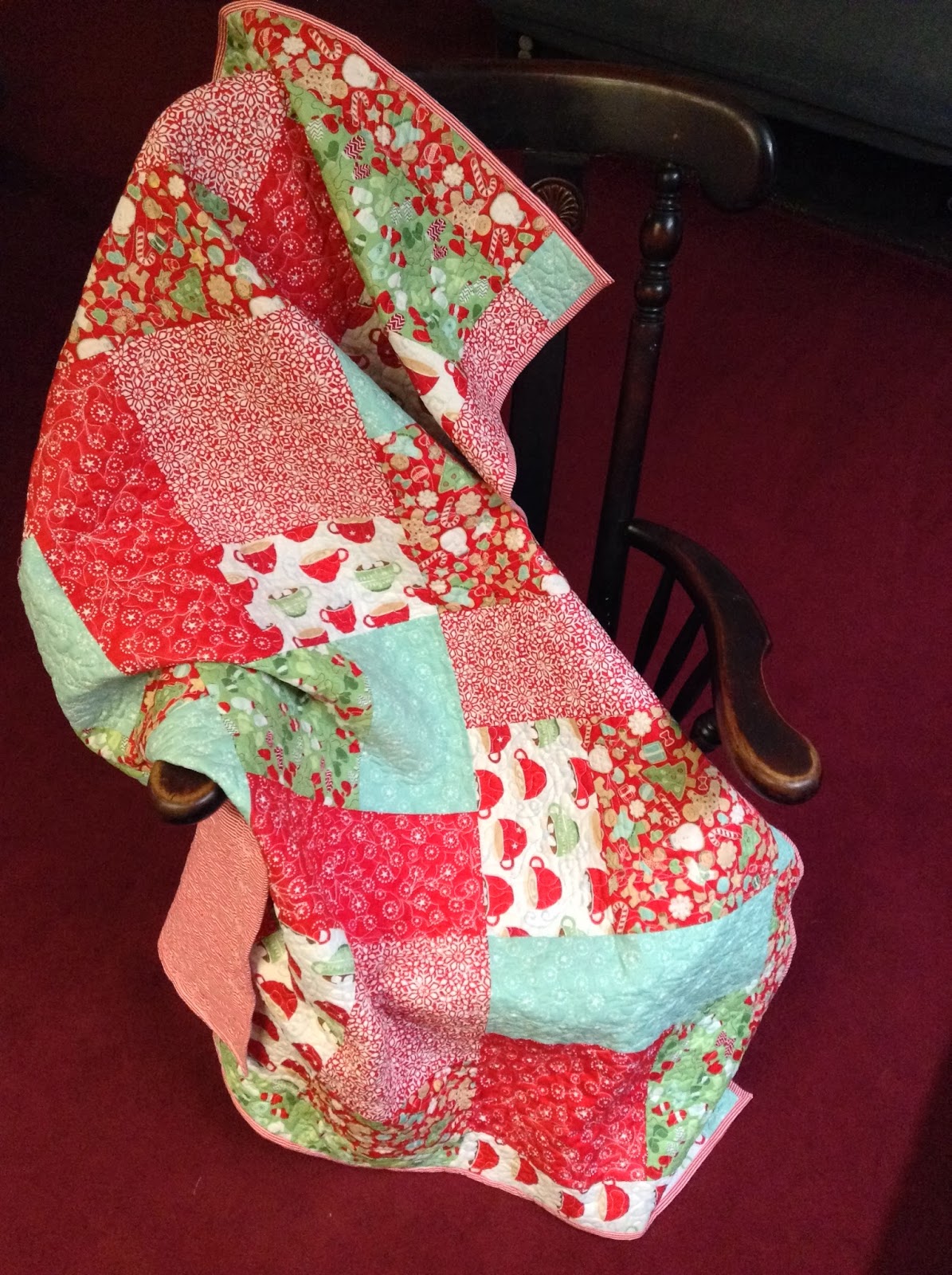 Show Me Sewing Melissa's Christmas Lap Quilt