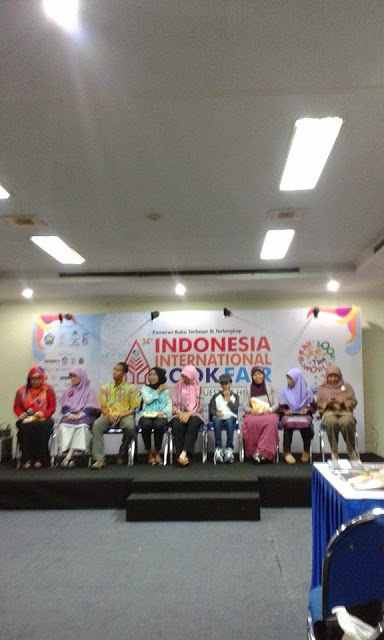 launching buku di IIBF Jakarta 2014