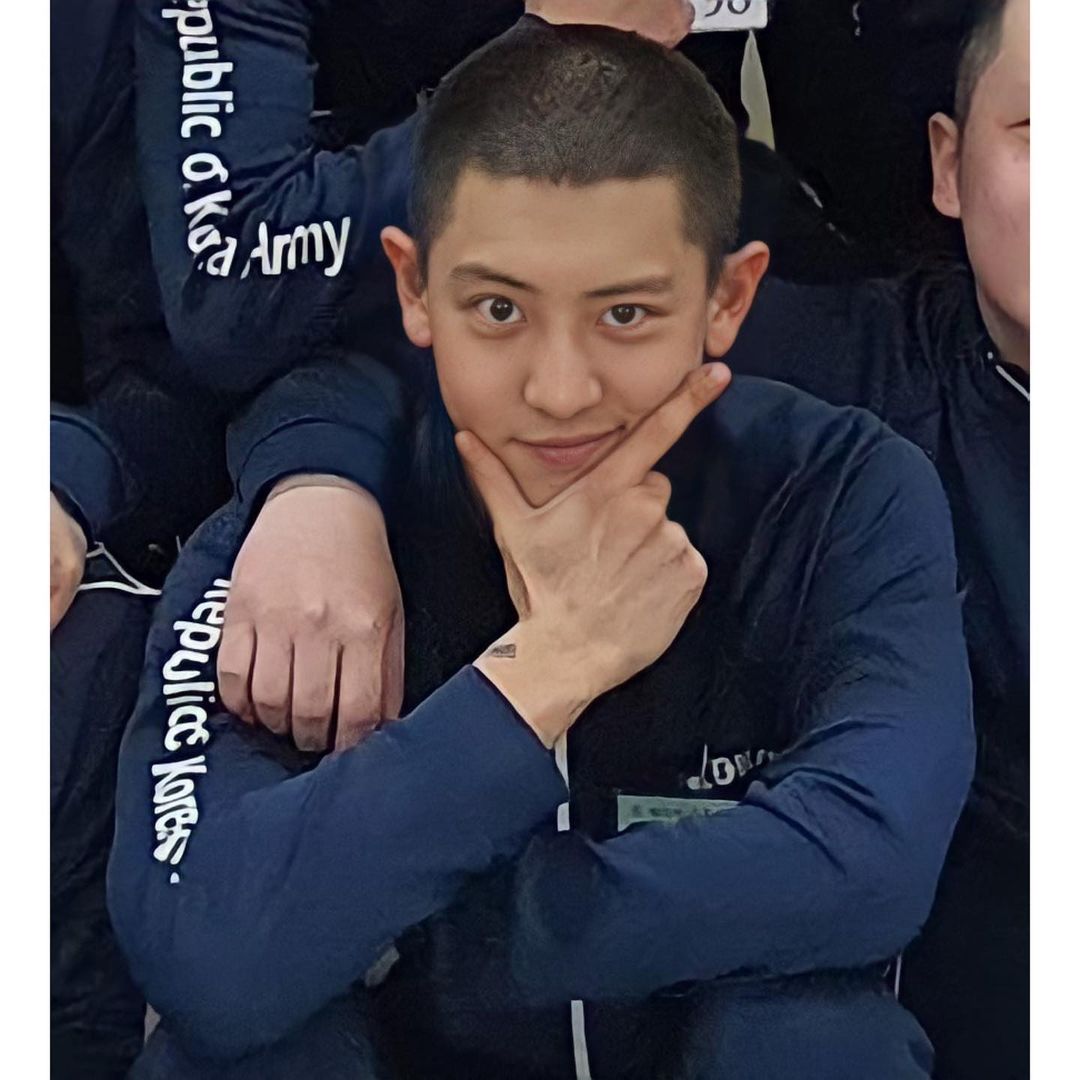 Latest picture updates of Chanyeol from the army ~ Netizen Buzz