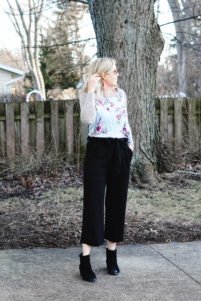 what to wear with paper bag pants spring