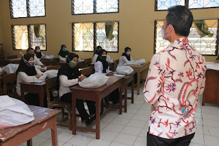 Tinjau Pelaksanaan Tes PPPK, Hartopo : Jangan Tergiur Angin Surga 2 E89FFE59 89DE 497B A069 9D7F292CE926